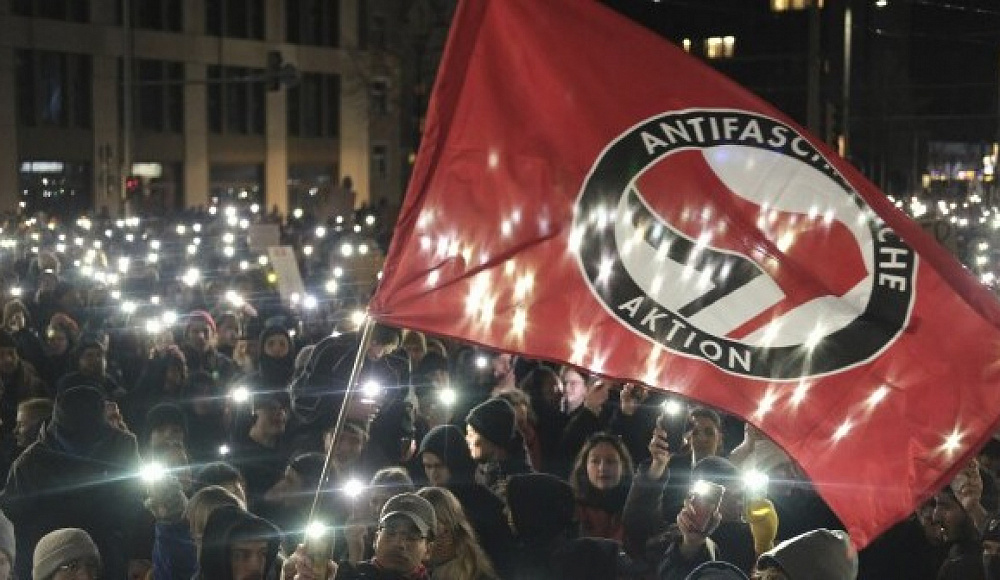 Около 100 тысяч человек приняли участие в демонстрации против расизма и антисемитизма в Мюнхене