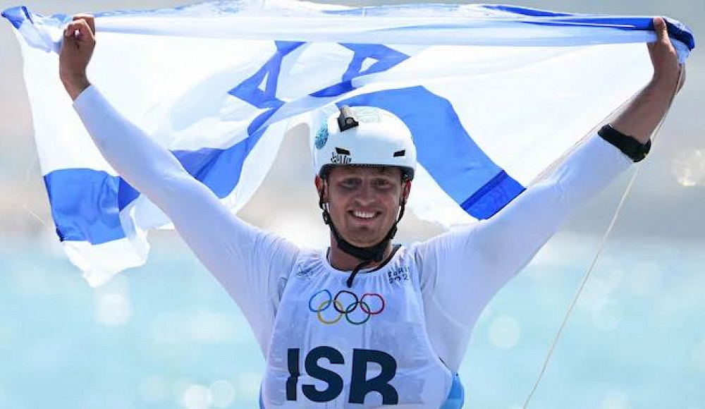 Израильтянин Том Реувени завоевал «золото» Олимпиады по виндсерфингу