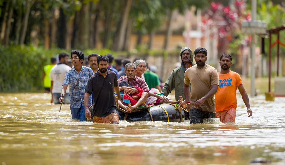 МИД Израиля сообщил о потере связи с несколькими десятками израильтян в районе наводнений в Индии