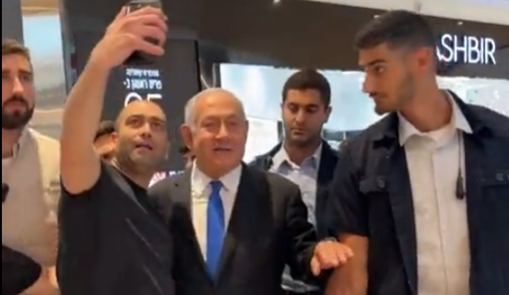Нетаньяху начал кампанию с посещения супермаркета и обещал понизить цены