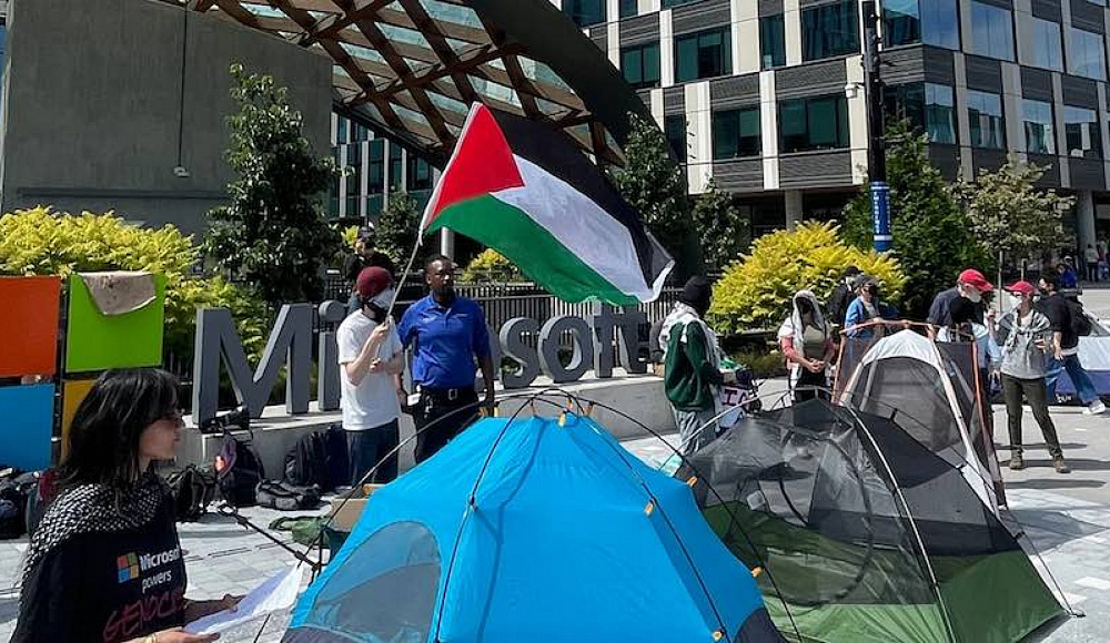 У штаб-квартиры Microsoft арестовано 18 протестующих против связей компании с ЦАХАЛом