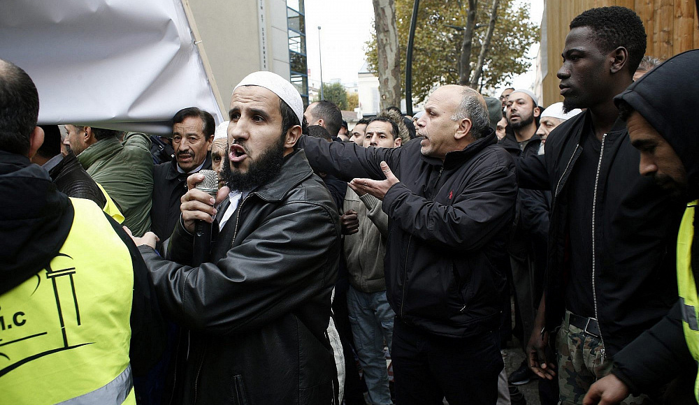 В Париже более 80 человек задержаны за акты антисемитизма
