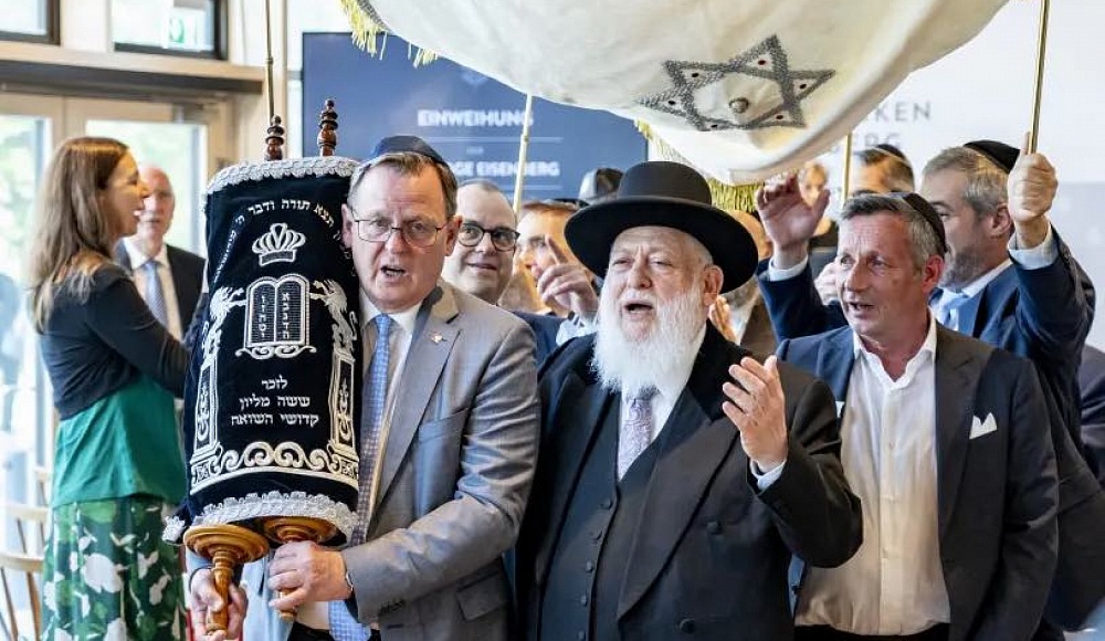 Внук нациста и спасителя евреев открыл синагогу в Тюрингии