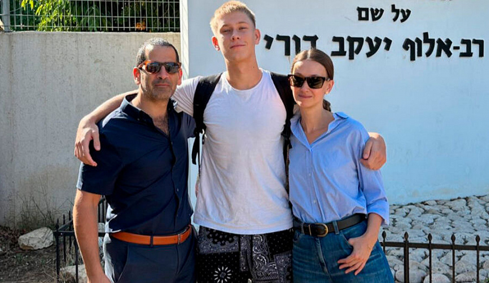 Живущая в Израиле актриса Анастасия Цветаева проводила сына служить в ЦАХАЛ