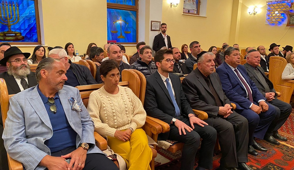День памяти жертв Катастрофы отметили в Бакинской синагоге горских евреев