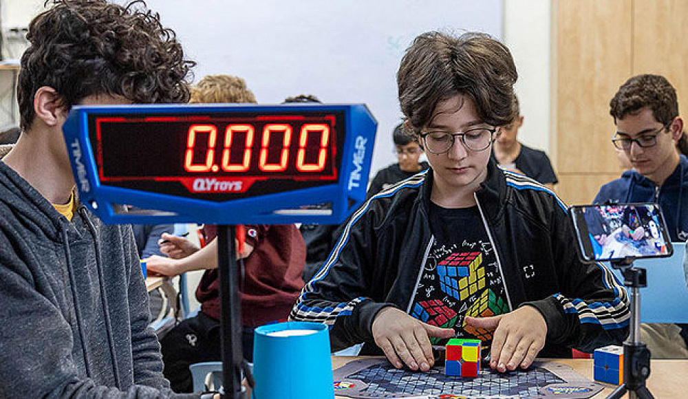 Установлен новый рекорд Израиля в соревнованиях по «Кубику Рубика»