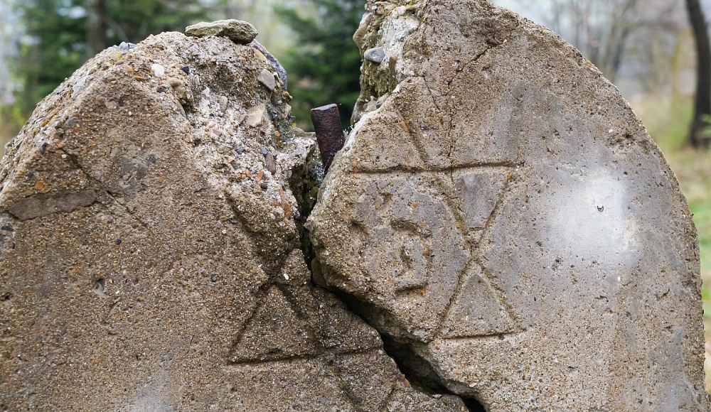 Вандализм на еврейском кладбище Стамбула: разбита сотня надгробий