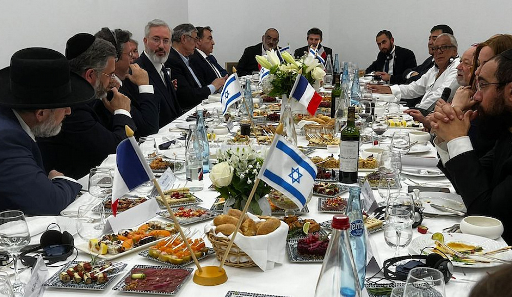 Несмотря на протесты, Смотрич встретился в Париже с представителями еврейской общины Франции