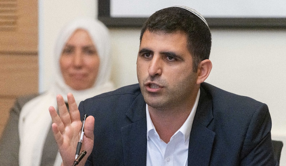Министр связи пообещал урезать вдвое финансирование общественного вещания в Израиле