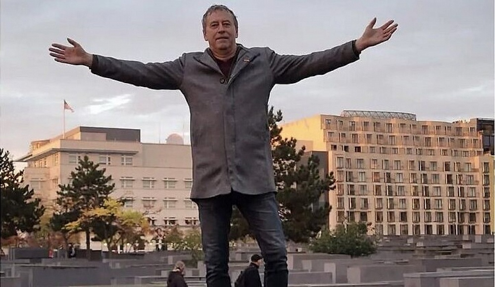 Ультраправый немецкий политик станцевал на мемориале Холокоста. Израиль выразил протест