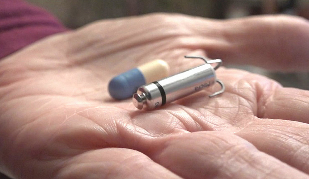 Установленный Нетаньяху кардиостимулятор - самый маленький в мире