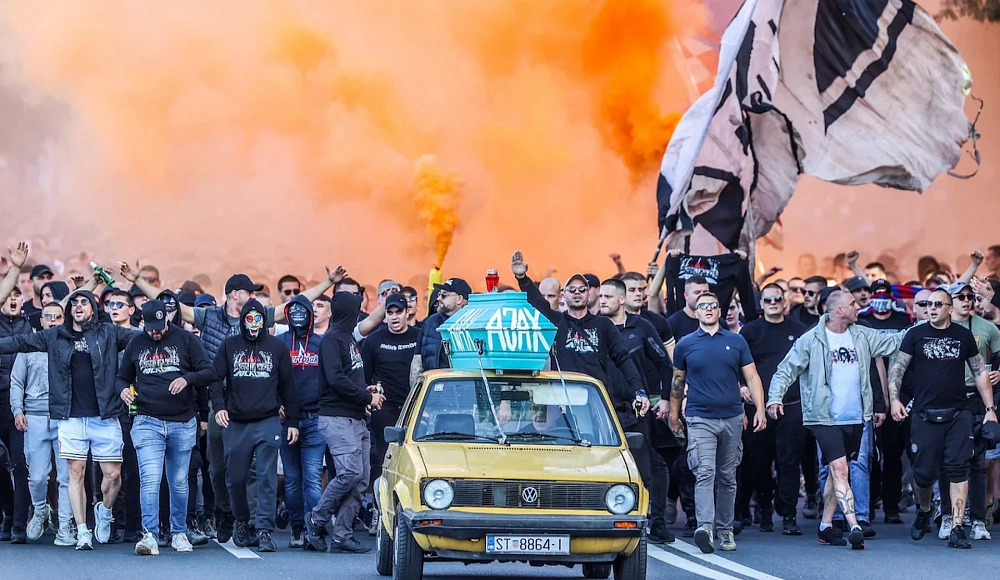 В Хорватии проводят расследование после антисемитского шествия футбольных фанатов