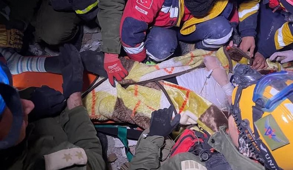 Спасатели ЦАХАЛа вытащили из-под обломков в Турции шестерых выживших