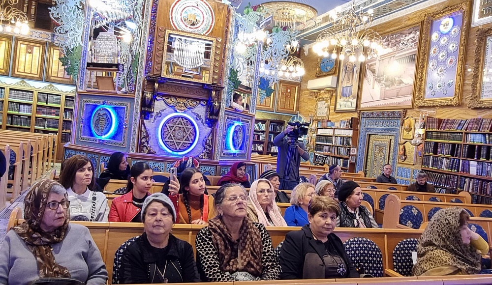 Экскурсию в синагогу «Бейт-Талхум» и кавказский клуб Кирьят-Яма совершили жители Хадеры и Ор-Акивы