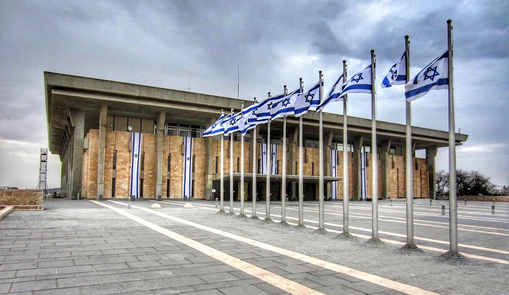 Законопроект о порядке объявления премьер-министра Израиля неспособным выполнять обязанности принят кнессетом в первом чтении
