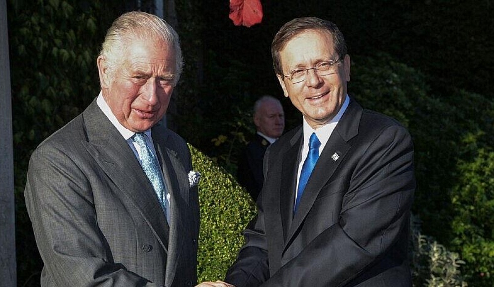 Президент Герцог будет представлять Израиль на коронации Карла III в Лондоне