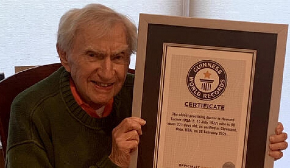 100-летний еврей из Кливленда признан старейшим практикующим врачом в мире