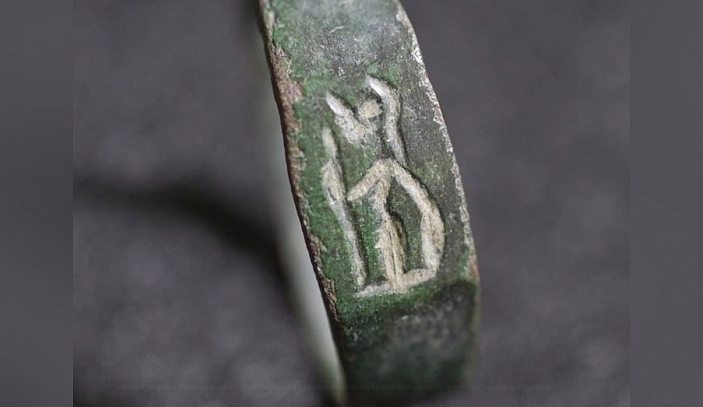 Израильский подросток вышел погулять и нашел кольцо возрастом 1800 лет