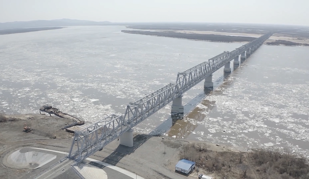 В Еврейской автономной области завершили строительство железнодорожного моста в Китай 