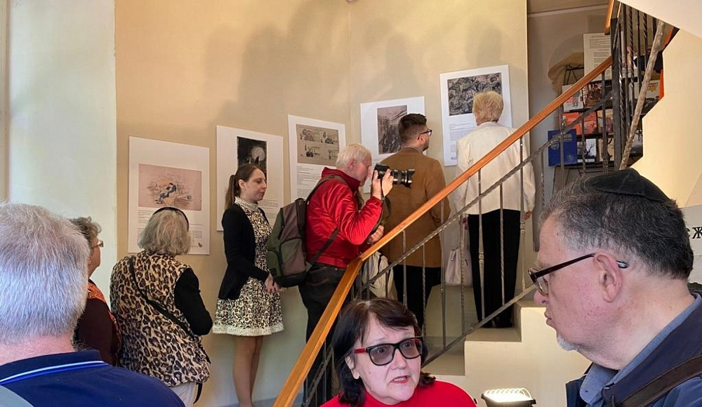 Одна весна: в преддверии 26 Ияра в воронежской синагоге открылась выставка картин узников гетто