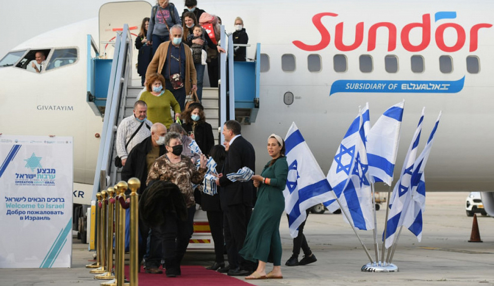 Репатриация в Израиль из западных стран падает, из России — растет