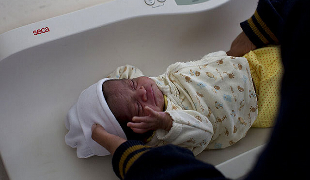 Израильские исследователи установили связь между загрязнением воздуха и низким весом новорожденных