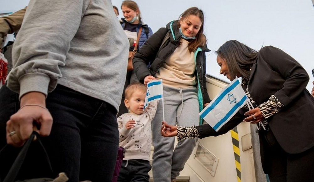 Новым репатриантам в Израиле значительно расширили выплаты по корзине абсорбции