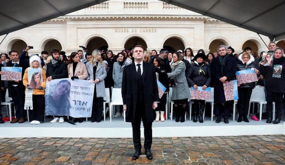 Макрон провел в Париже траурную церемонию памяти жертв нападения 7 октября