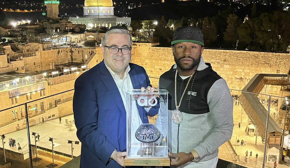 Флойд Мейвезер получил награду «Чемпион Израиля» в Иерусалиме