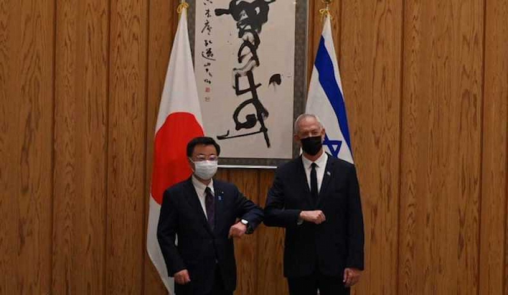 Ганц совершает визит в Японию на фоне 70-летия дипломатических отношений 