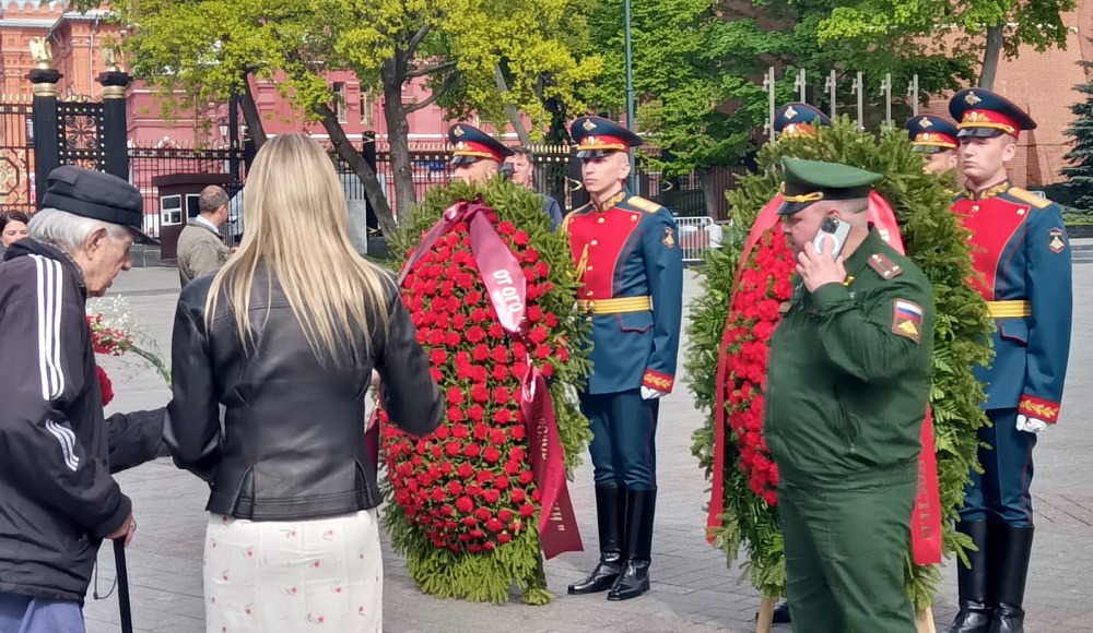 Председатель РЕНКА Москвы принял участие в возложении цветов к Могиле Неизвестного солдата