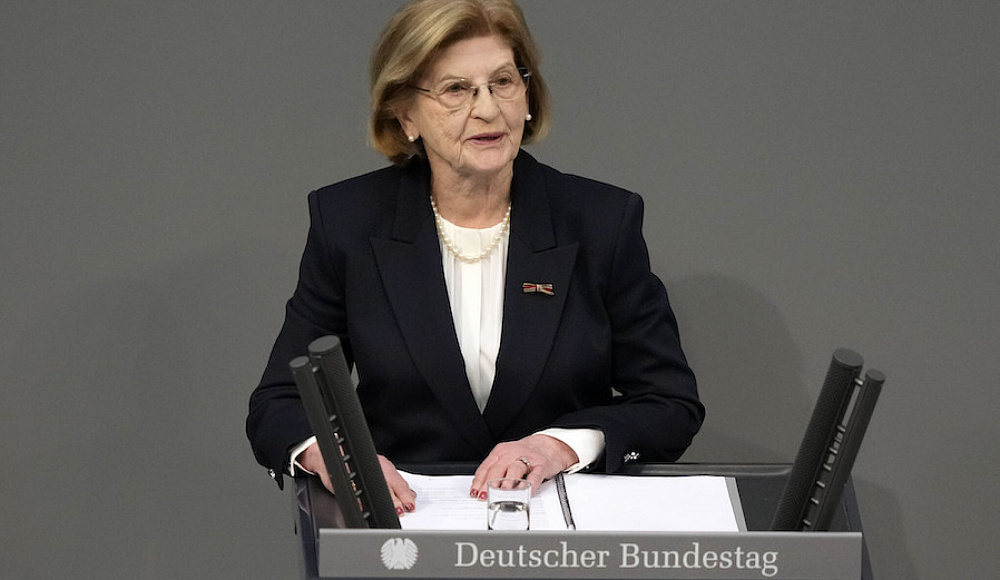 Бывшая узница Освенцима осудила рост антисемитизма в Германии во время выступления в Бундестаге