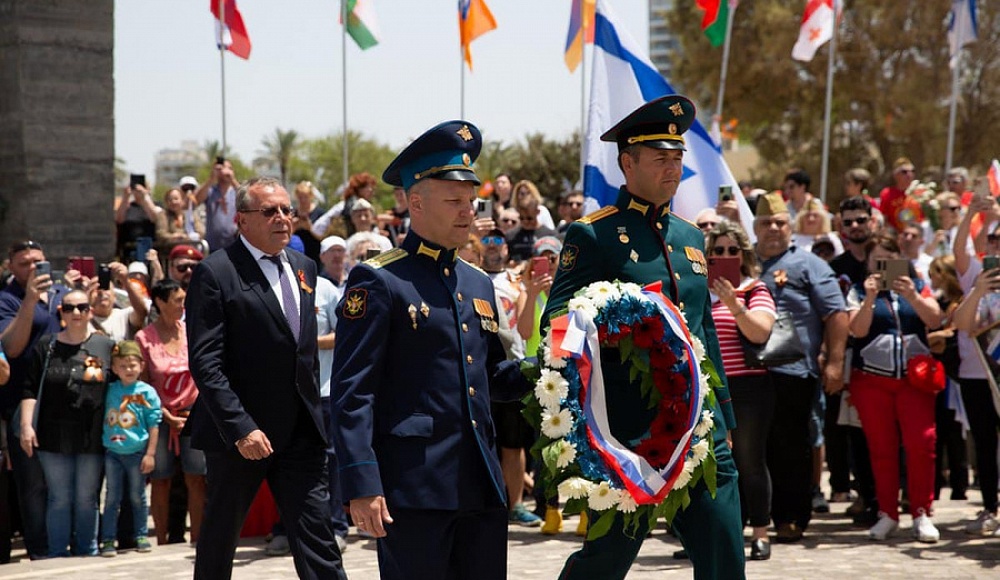 В Израиле возложили венки к мемориалу Победы и памятнику блокадникам «Свеча памяти»