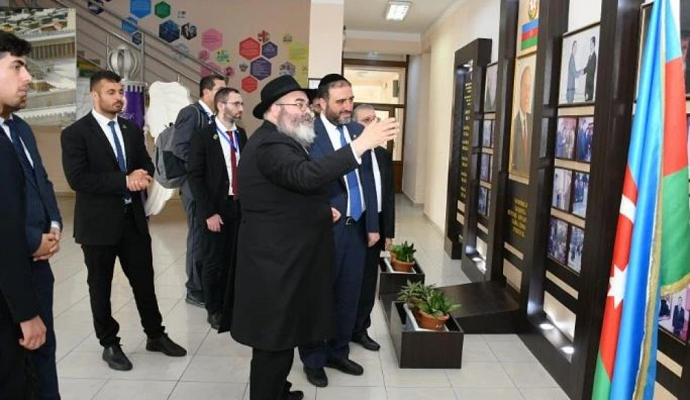 Министр здравоохранения Израиля посетил еврейскую школу в Баку